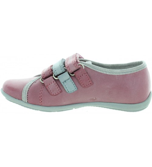 Girls with good arch narrow shoes 
