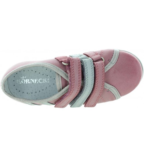 Girls with good arch narrow shoes 