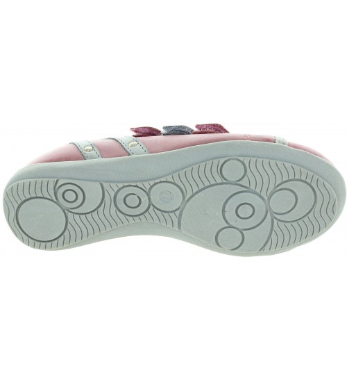 Girls with good arch narrow shoes 