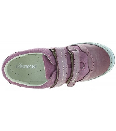 Girls sneakers with good arch