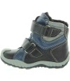 Snow boots for child with pigeon toes