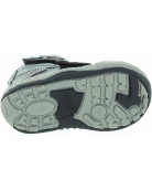 Snow boots for child with pigeon toes