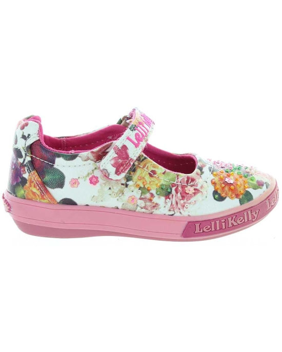 Shoes for child with good arch support