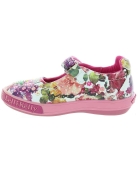 Shoes for child with good arch support
