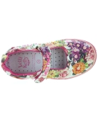 Shoes for child with good arch support