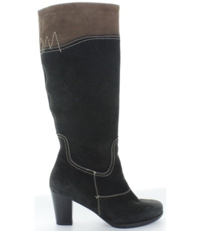 Durable low heel female black boots