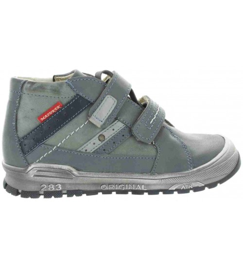 Ankle boots for a child with good arch