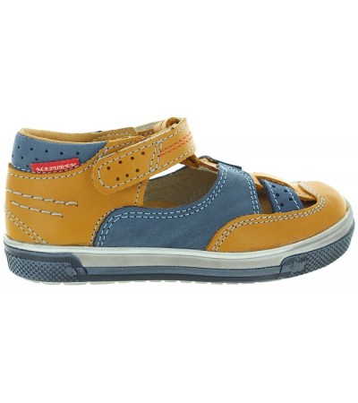 Boys or girls sandals for weak ankles with closed back