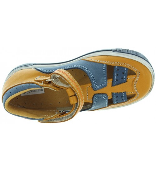 Boys or girls sandals for weak ankles with closed back