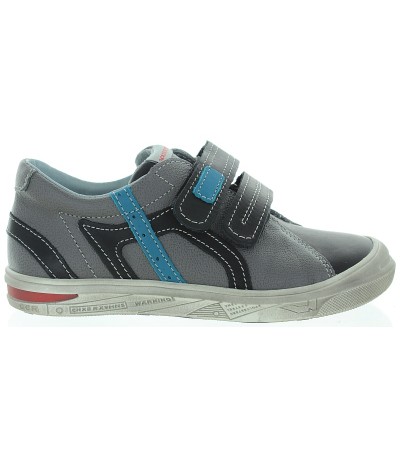 Narrow instep gray teen shoes with arches