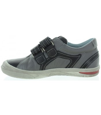 Teen shoes with arches for narrow feet
