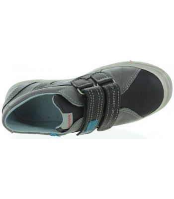 Teen shoes with arches for narrow feet