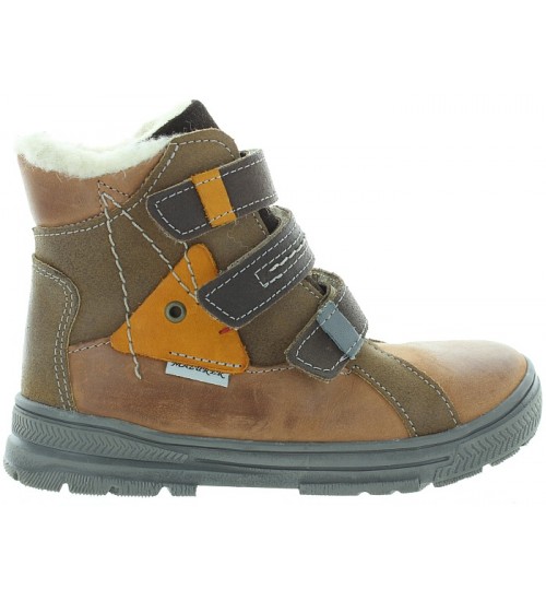 Winter boots with high arches