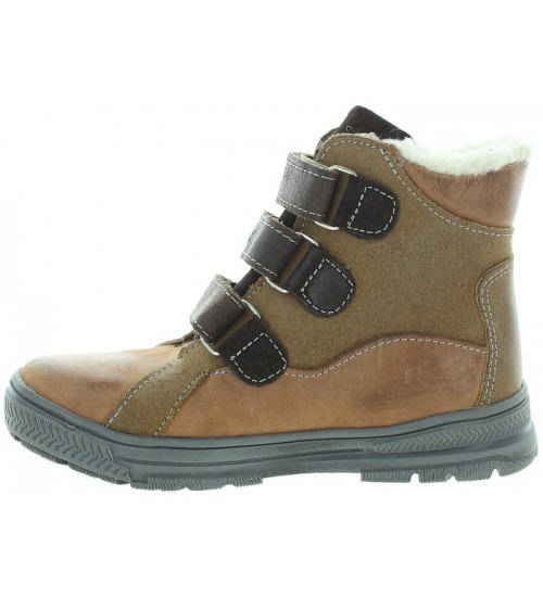 Winter boots with high arches