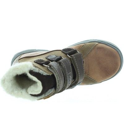 Winter boots with high arches