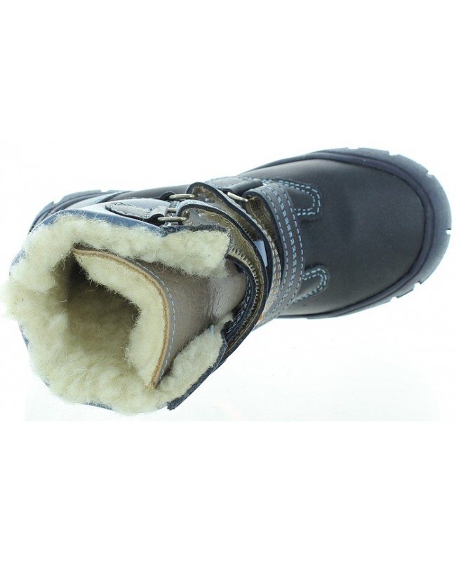 Snow boots to correct pronation knee height
