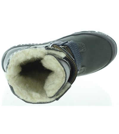 Snow boots for a child light in weight