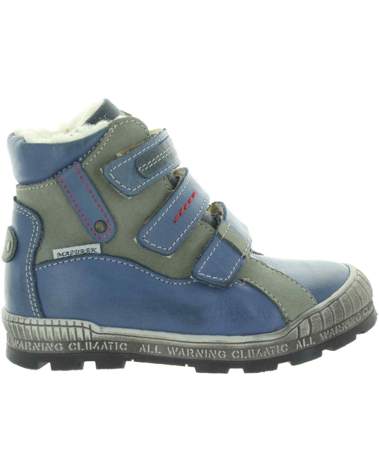 Pigeon toes best snow boots for a child