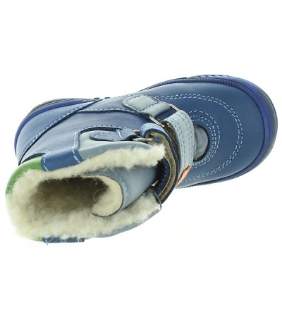 Boys snow boots with wool inside 