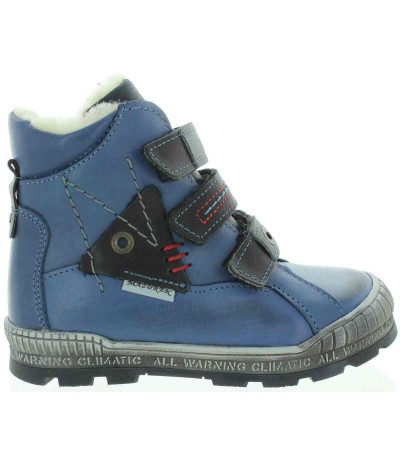 Warm light weight snow boots for boys