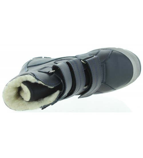 Boys winter boots that are waterproof 