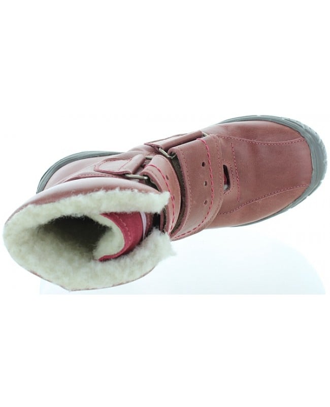 Snow boots for kids with special support 