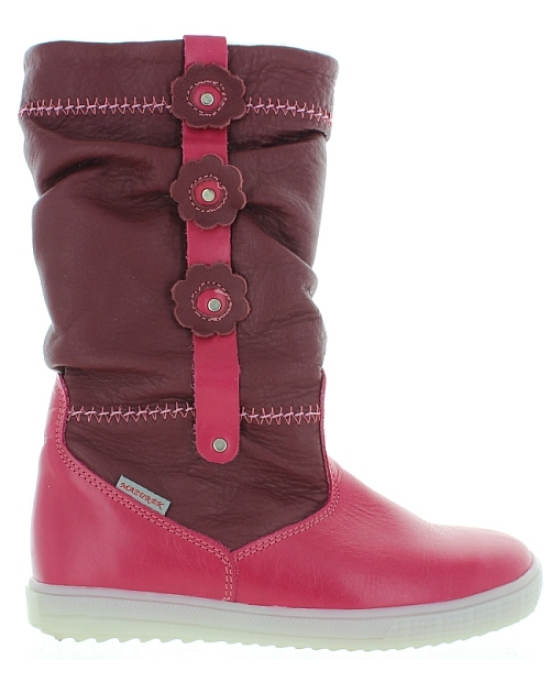 Snow boots for a girl in pink lamb leather