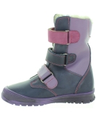 Boots tall for a girl with wool inside warm for snow 