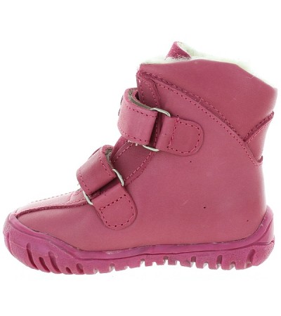Soft leather snow boots for a child