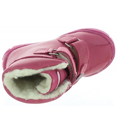 Soft leather snow boots for a child