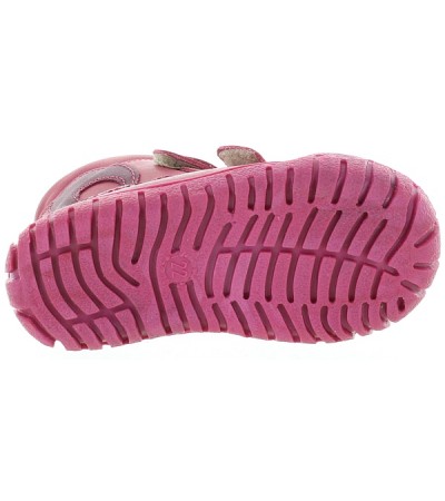 Soft leather snow boots for a child