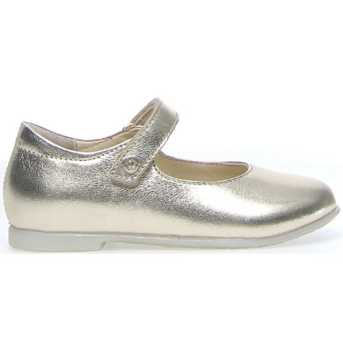 Shoes for girls from Europe made out of gold leather 