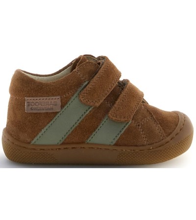 High instep shoes for a boy with arches and wide feet 