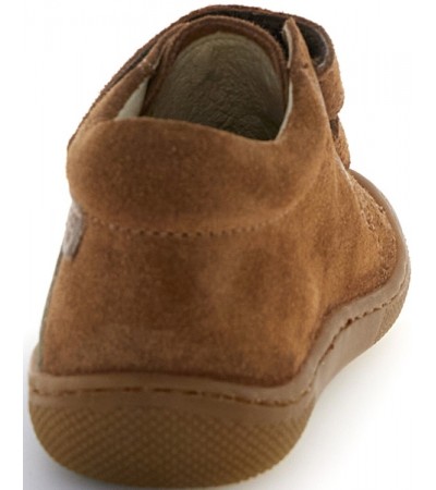 High instep shoes for a boy with arches and wide feet 