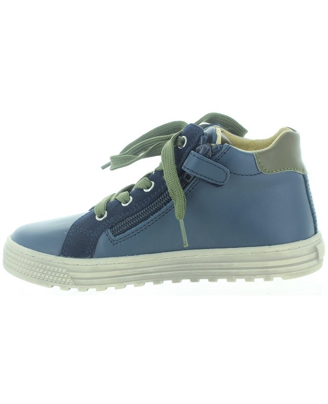 Orthopedic sneakers for a child Naturino