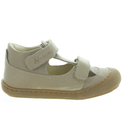 Flexible beige boys sandals with support 