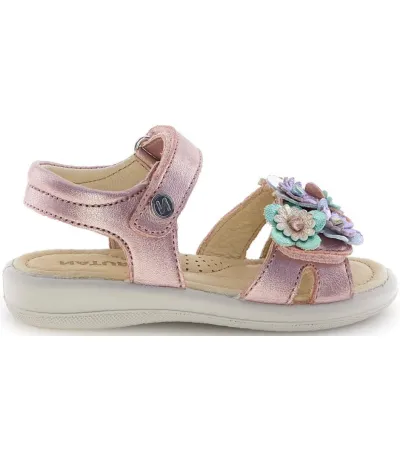 Girls sandals perfect for dress up or casual wear 