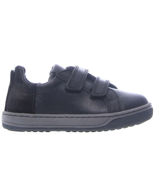 Flexible black boys sneakers children