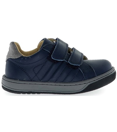 Toddler with high arches running shoes