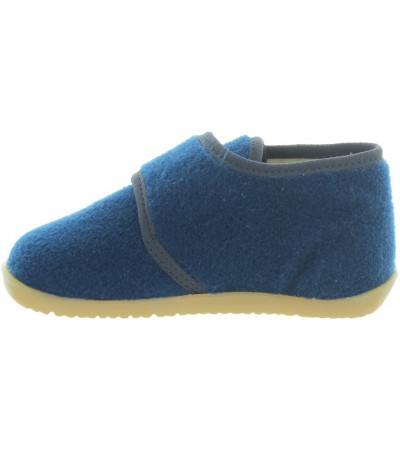 Pigeon toe and ankle pronation wool slippers for a child