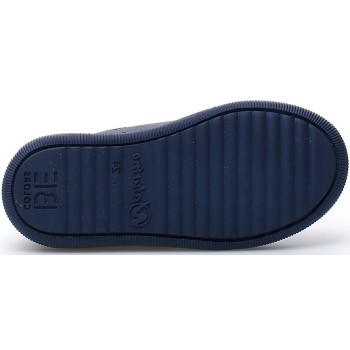 Boys shoes in navy leather with comfortable fit