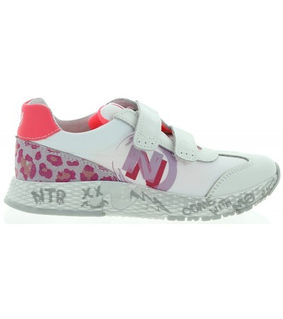 Sneakers for kids for pronated ankles to relive foot pain 