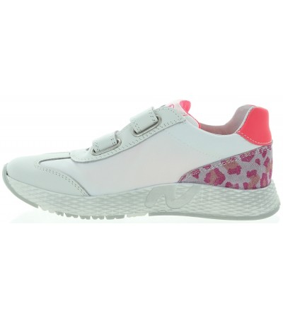 Sneakers for kids for pronated ankles to relive foot pain 