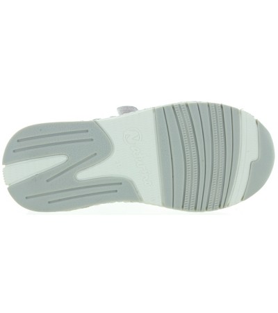 Sneakers for kids for pronated ankles to relive foot pain 