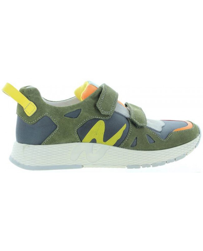 Weak pronated ankles boys supportive sneakers 