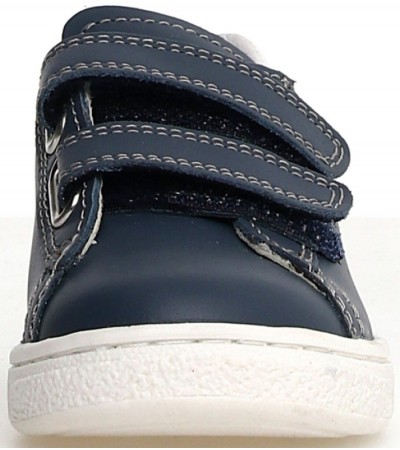 Toddler with high arches running shoes