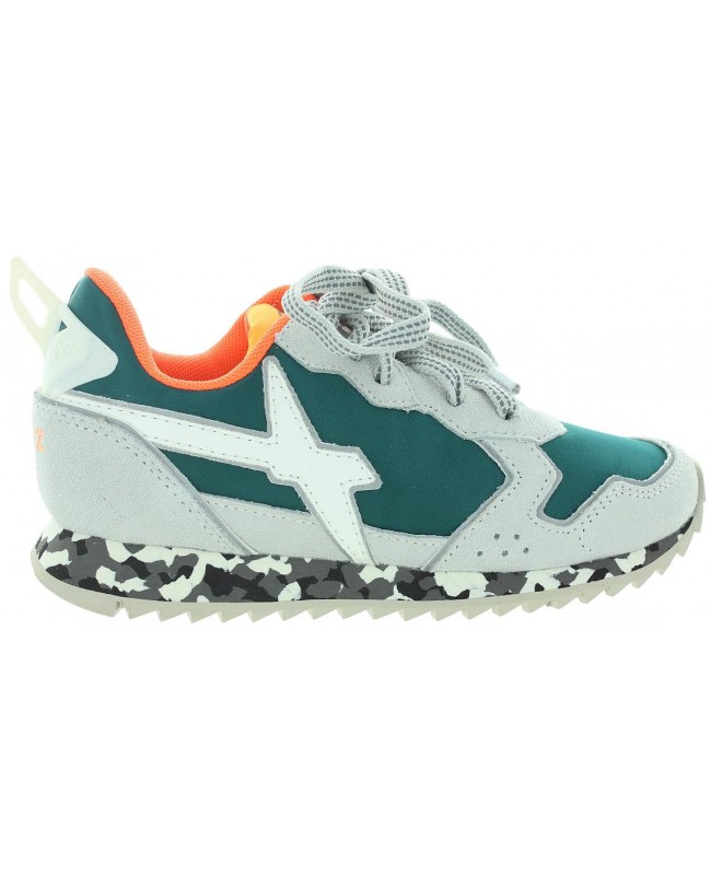 Sneakers for toddlers preventive for weak ankles