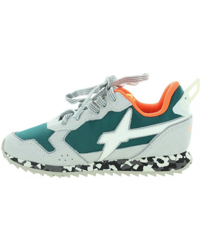 Sneakers for toddlers preventive for weak ankles