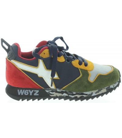 Corrective sneakers for child when feet are turning