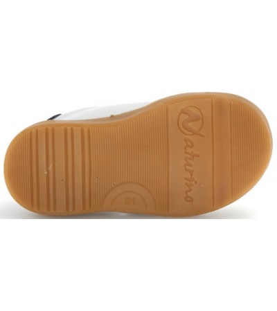 Wide foot best sporty shoes for boys and ankle pronation